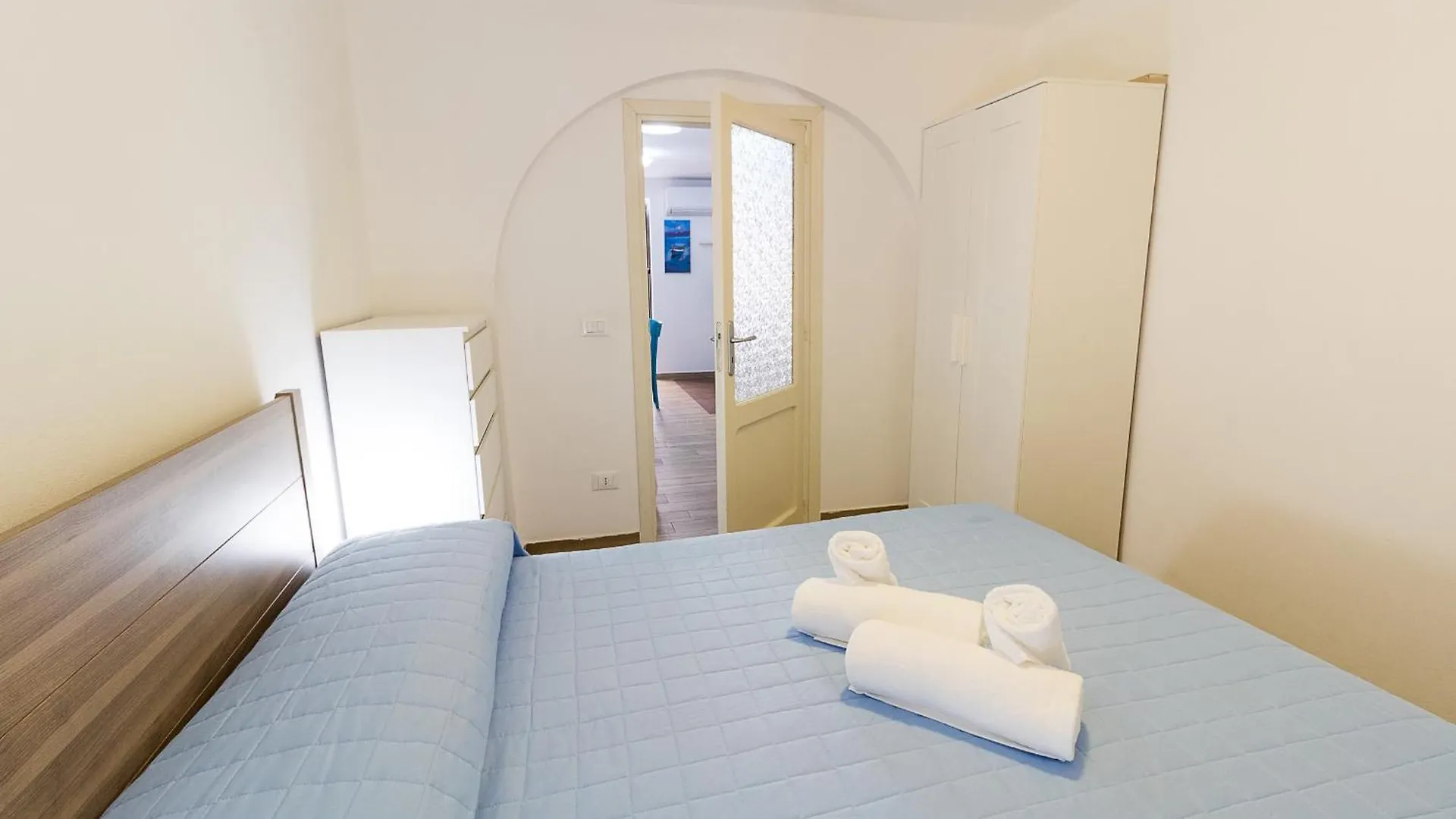 Apartment Veterani Cefalù 0*,